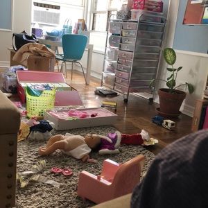 Meet your Posher, Laurie